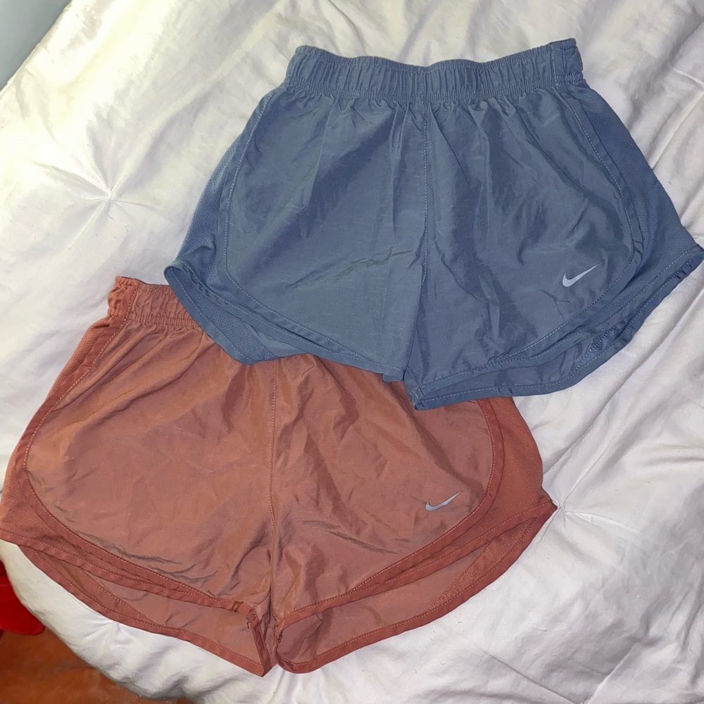 Nike Women's Dry Tempo Shorts Bundle